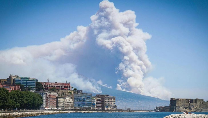 Съобщава се за над 200 огнища