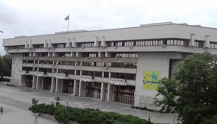 И тук е ключовата дума – хората. Нас в Русе никой не ни брои за хора И тук е ключовата дума – хората. Нас в Русе никой не ни брои за хора