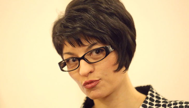 Думи, като трибунал, са присъщи за партията на г-жа АнаСтасова