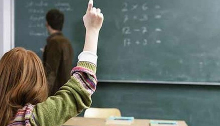 Предвиждат се почивки почти всеки месец Предвиждат се почивки почти всеки месец