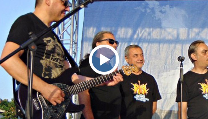 Вицепремиерът показа певческите си умения на брега на Дунав