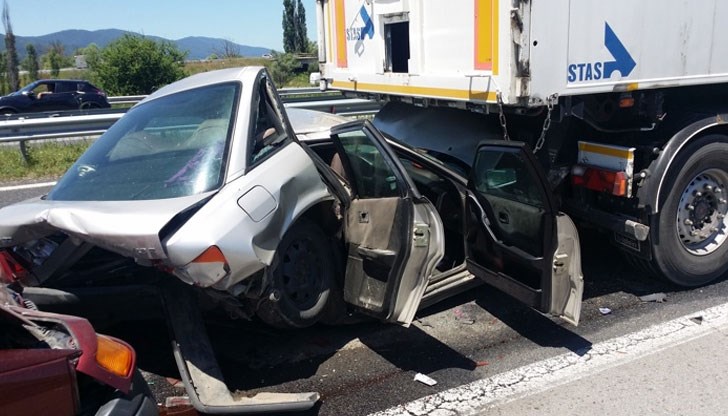 Как изглежда АМ "Тракия" 9 часа след мелето