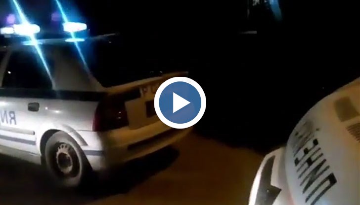 Тялото се намира на козирката на блока