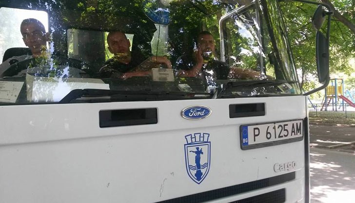 Така ли трябва да се случват нещата - с обиди и заплахи от униформени?