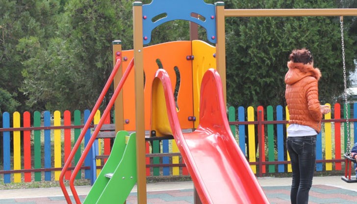 Десетки чакат ремонт, вандали трошат новите Десетки чакат ремонт, вандали трошат новите