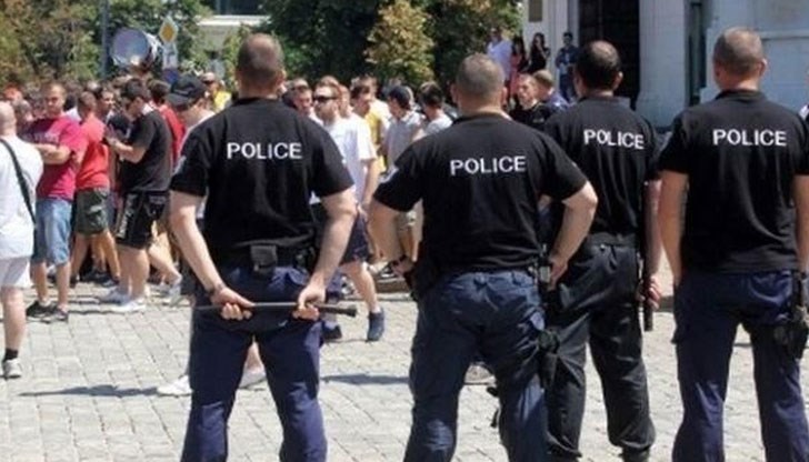 Има много въпросителни около тези униформи Има много въпросителни около тези униформи