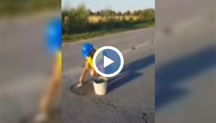 Жителите на селото изразяват възмущение от лошото състояние на платното и от това, че от дълго време никой не взема мерки