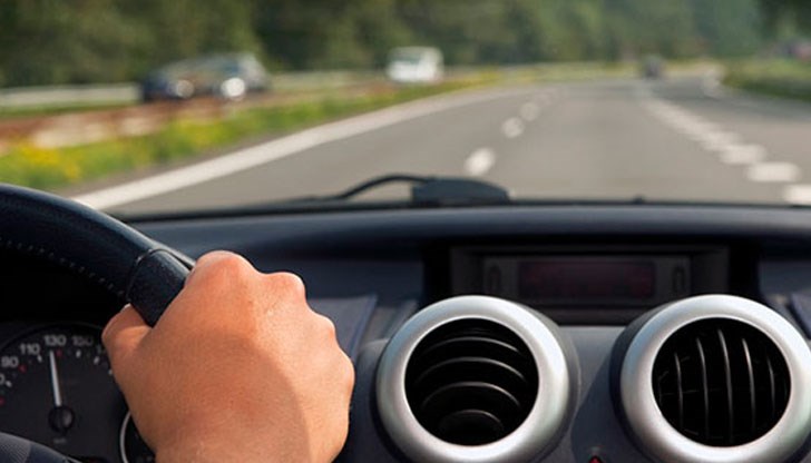 Температурата на пътните настилки е с около 10-15 градуса по-висока от тази на въздуха Температурата на пътните настилки е с около 10-15 градуса по-висока от тази на въздуха