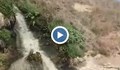Водопад с ла*на се излива в морето край Бургас