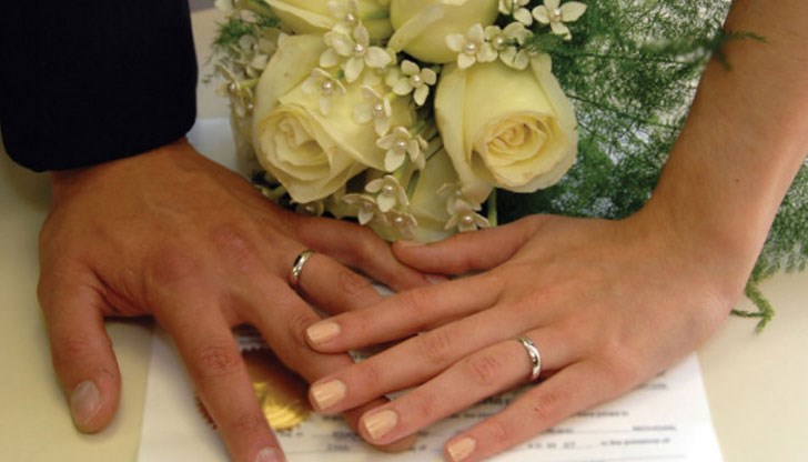 До края на годината трябва да отпаднат 12 хартиени удостоверения До края на годината трябва да отпаднат 12 хартиени удостоверения