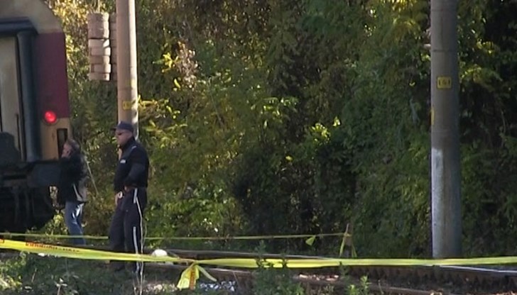 Към момента всички влакове, идващи от Северна България към София и обратно са спрени Към момента всички влакове, идващи от Северна България към София и обратно са спрени