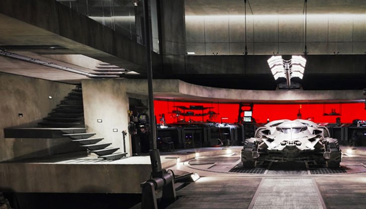 Бургазлия привлича купувачи, рекламирайки жилището си като "Пещерата на Батман"