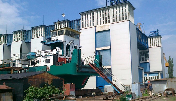 Апашите влизали през дупка в производствено хале