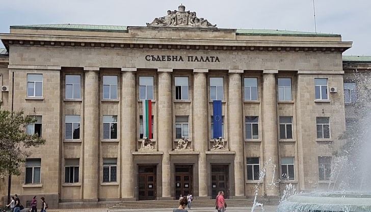 Това е особено тежък случай, за който законът предвижда затвор от десет до двадесет години Това е особено тежък случай, за който законът предвижда затвор от десет до двадесет години