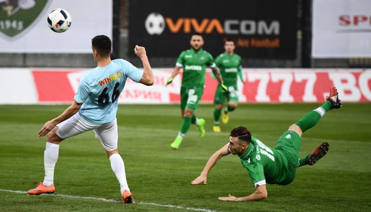 "Драконите" посрещат на Градския стадион водения от Димитър Димитров – Херо тим от Разград "Драконите" посрещат на Градския стадион водения от Димитър Димитров – Херо тим от Разград