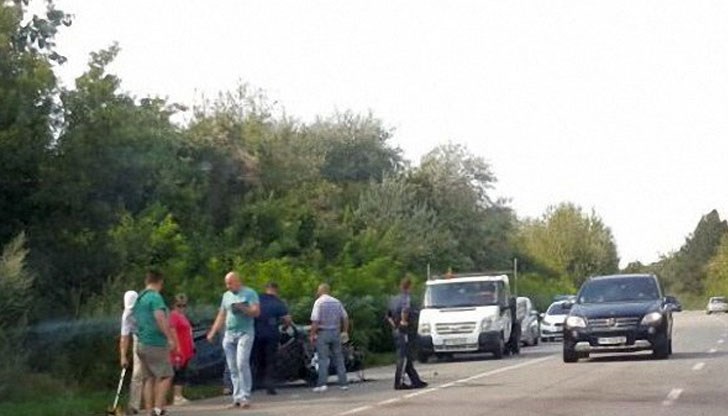 Русенски Фолксваген Венто“ се блъсна в „Нисан“ с румънска регистрация