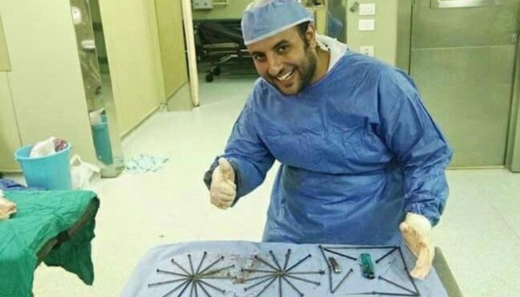 Близките на пациента признали, че той не за първи път гълта разнообразни предмети