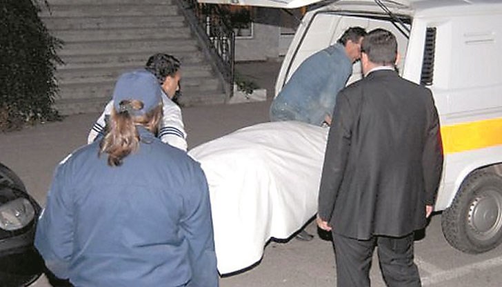 Николай опита да удуши майка си, помисли я за умряла и се самоуби, но жената почина месец след това / Снимката е илюстративна