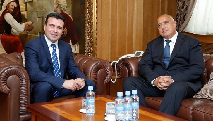 Преди това двамата премиери проведоха среща на "четири очи"