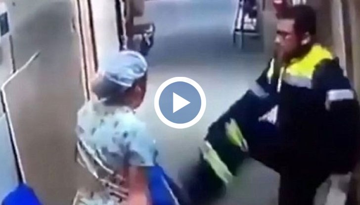 Той я хваща за косата и започва да я блъска в стените, а накрая я изритва