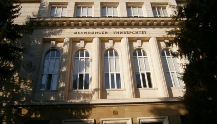 Срокът за подаване на документите е от 21 до 25 август на място в Ректората или по електронната поща