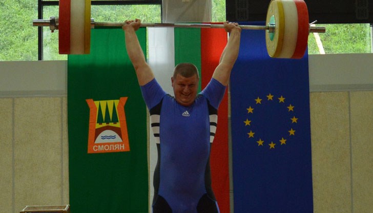 Най-вероятно поклонението ще е утре, но все още не сме уточнили часа с близките, които в момента са все още в шок, заяви кметът на Смолян