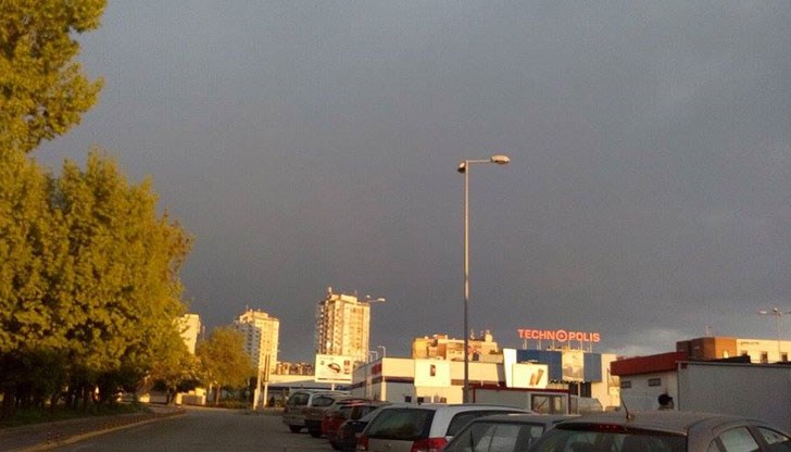 Притъмня, а вятърът се усили Притъмня, а вятърът се усили