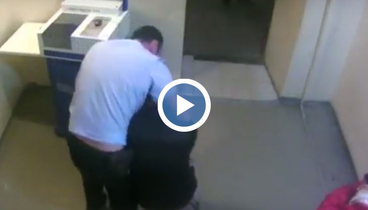 Жесток побой завърши със смъртта на задържан мъж