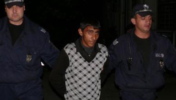 Валентин обезглави мъж, ще лежи до живот, но не спира да разиграва съда Валентин обезглави мъж, ще лежи до живот, но не спира да разиграва съда