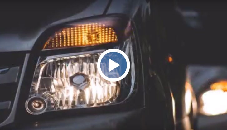 Авторите на клипчето пресмятат мощността на лампичките и времето им за работа