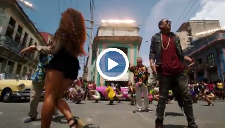 През 1996 г. "Макарена", в изпълнение на американската група Bayside Boys 14 седмици оглавяваше хит парада на списание "Билборд"