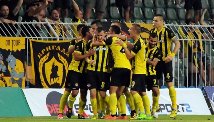 "Канарчетата" спечелиха след дузпи