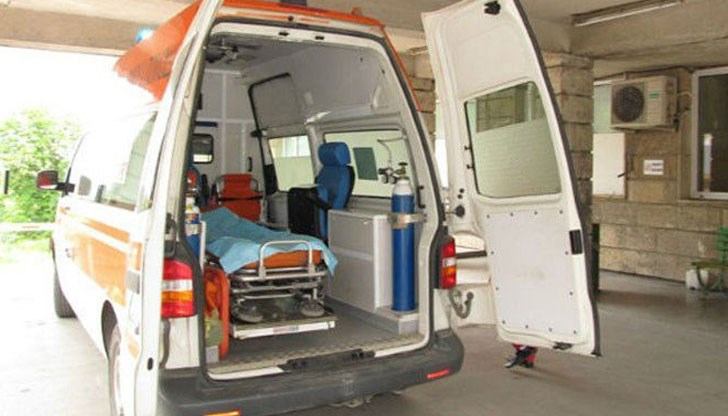 Русенската болница алермира, че горещото време може да Ви докара топлинен удар, като симптомите са прилошаване, виене на свят, ускорен сърдечен пулс, спадане на кръвното налагяне и загуба на съзнание