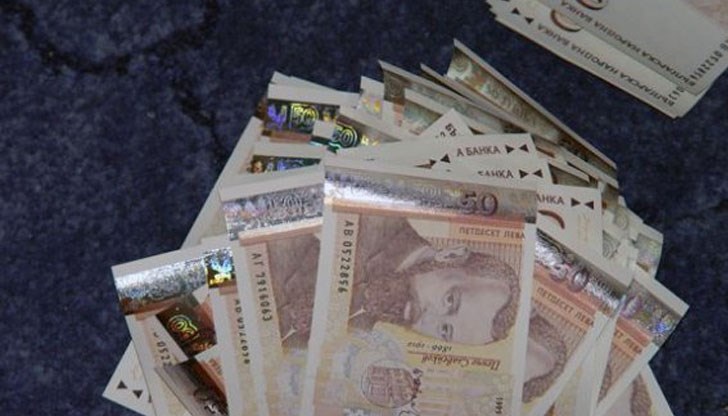 Откраднала от чантата й 900 лева Откраднала от чантата й 900 лева