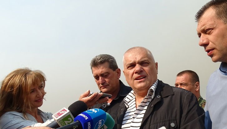 Вътрешният министър благодари на всички, включили се в гасенето на огъня Вътрешният министър благодари на всички, включили се в гасенето на огъня