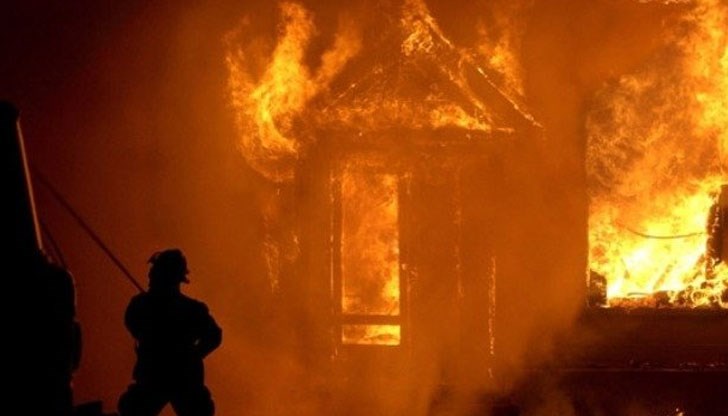 Трупът на жената е открит в дома й Трупът на жената е открит в дома й