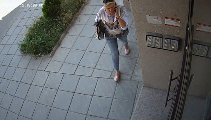 Гражданите, които разпознават жената от снимките, да се обадят на тел. 112, 02/ 982 59 20