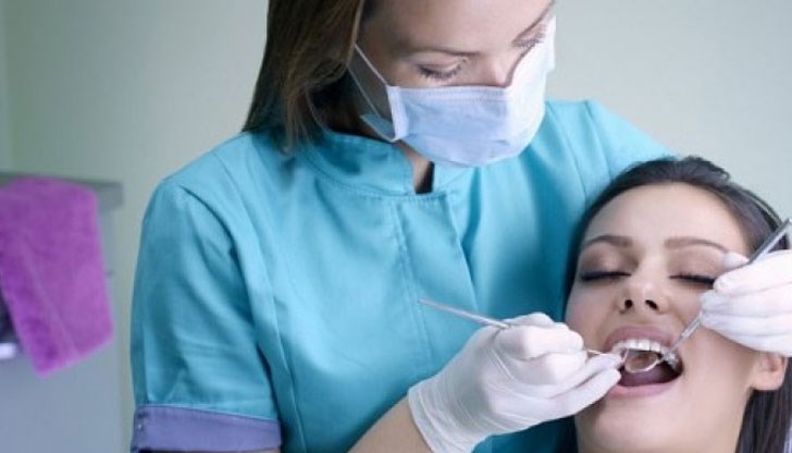 Доктор Кътев разяснява ядовете, които могат да ни създадат неподдържаните и болни зъби Доктор Кътев разяснява ядовете, които могат да ни създадат неподдържаните и болни зъби