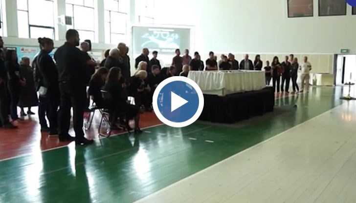 След днешното поклонение, Чолаков беше погребан в родния си град