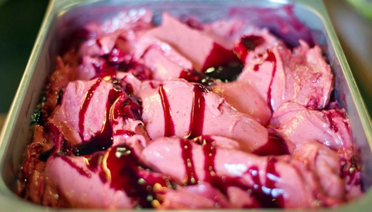 Във Федерална република може да похапнете сладолед с вкус на оцет или активен въглен Във Федерална република може да похапнете сладолед с вкус на оцет или активен въглен