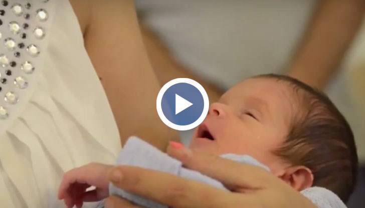 В графата „място за раждане” е записан не град, а координати от международното въздушно пространство