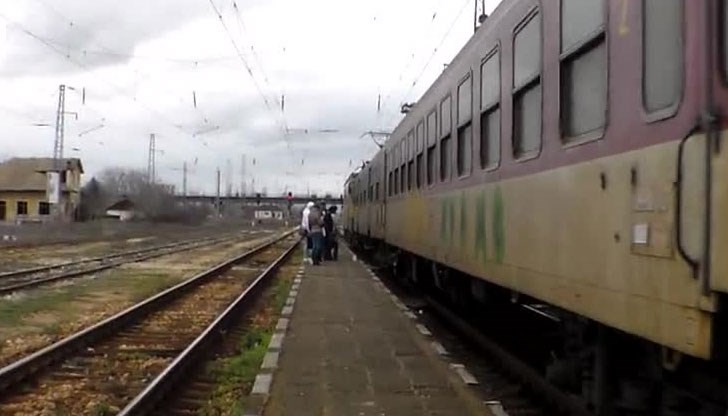 Бебе за малко не падна от влак / Снимката е илюстративна Бебе за малко не падна от влак / Снимката е илюстративна