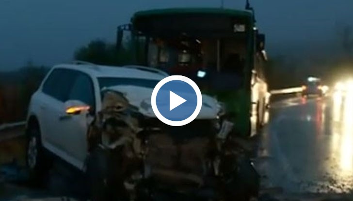 Двама души са пострадали на пътя между Бистрица и Железница