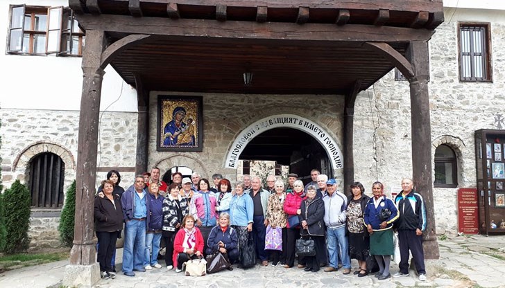 Четиридесет души посетиха места-светини, свързани с българската история