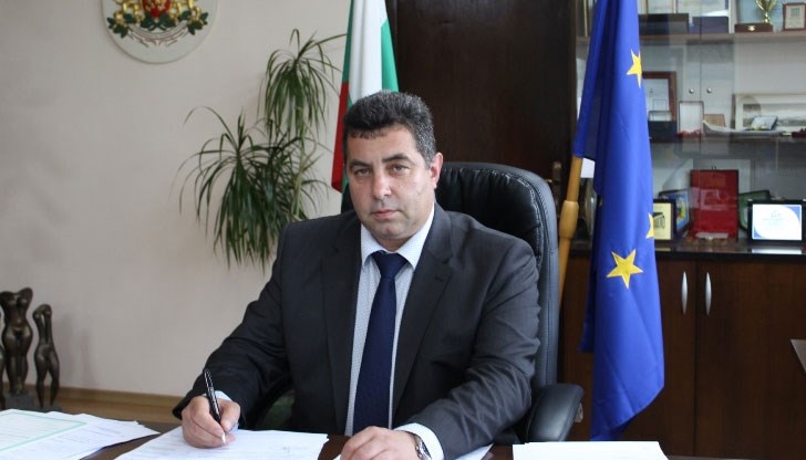 Първият училищен звънец за всеки от нас е наситен с топлина и вълнение!