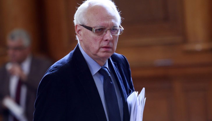 Пред очите ви е препоръка за работа, дадена от "Суджука" на "наш човек"