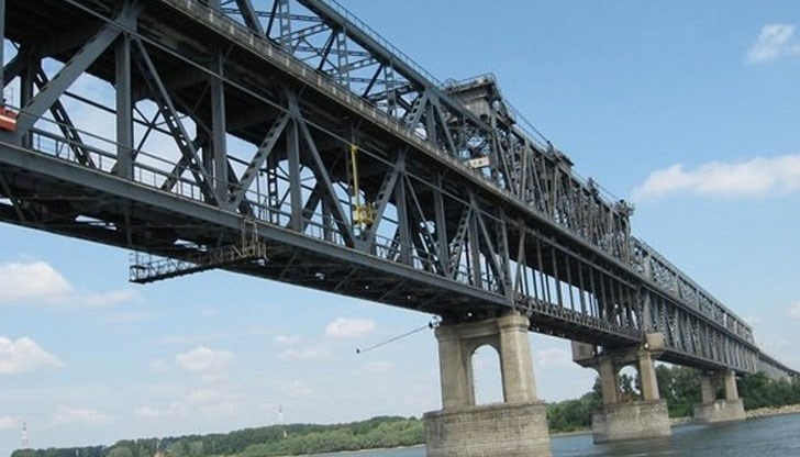 Защо поне таксите от Дунав мост не остават в Русе?