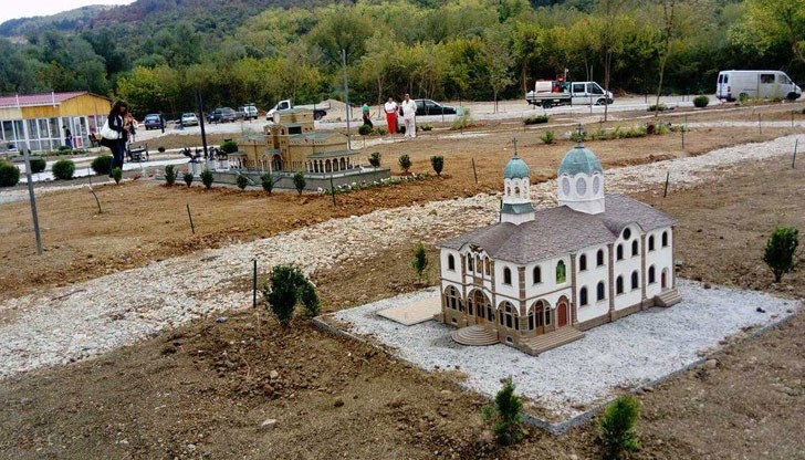 Паркът на миниатюрите е под Царевец