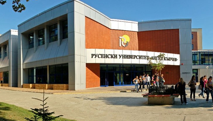 870 бакалаври и магистри се дипломират в Русенския университет