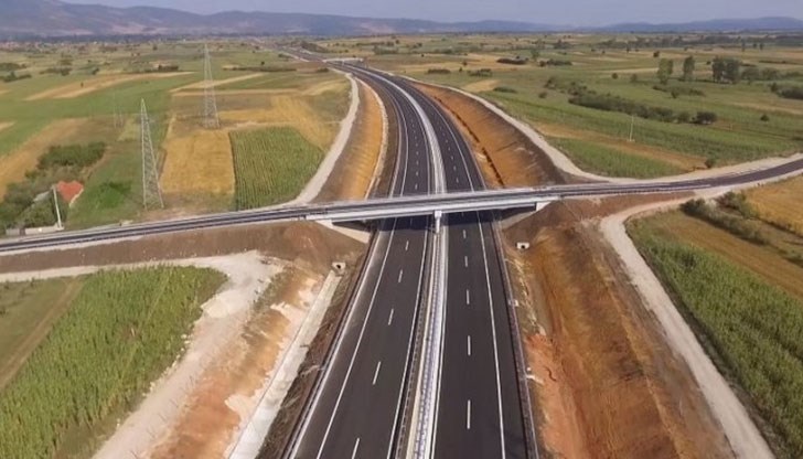 Когато българите построят своята част от пътя, ще имаме магистрала до Истанбул, каза сръбският президент